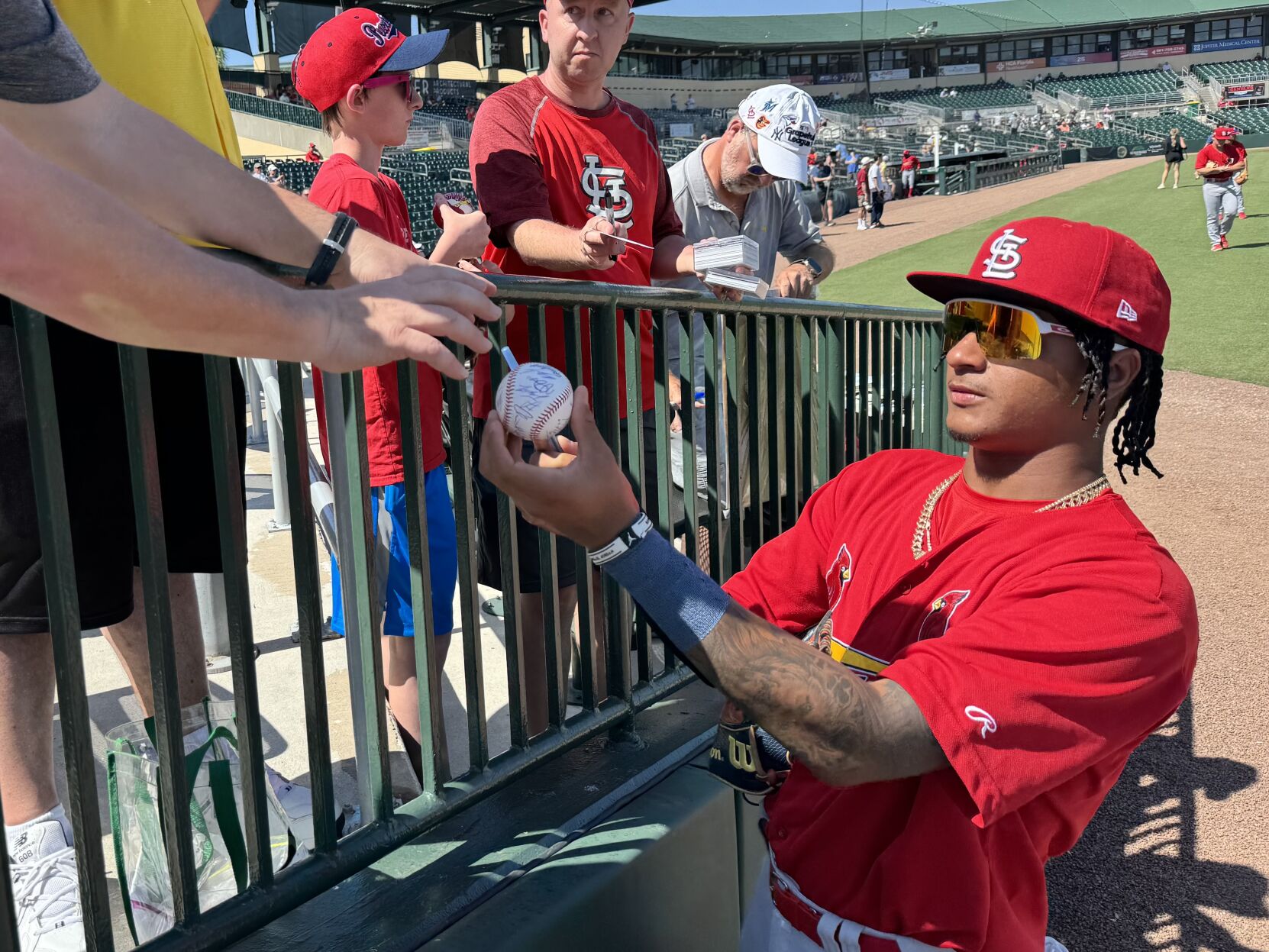 Cardinals prospect Yairo Padilla signs autographs ahead of 2025 Spring Breakout game